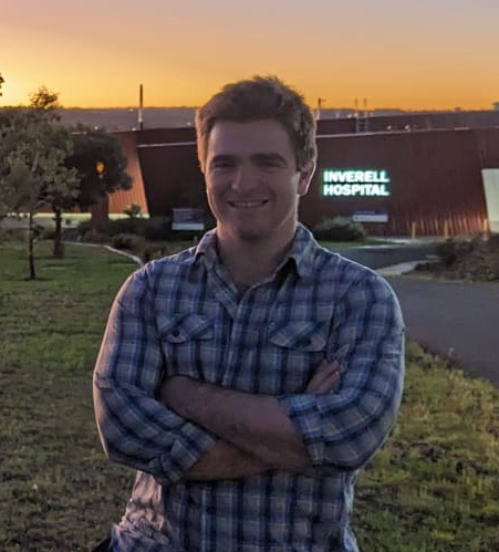 James, a UNE medical student, in front of Inverell hospital during his LIC placement. 